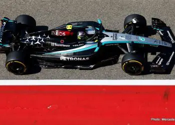 Hamilton: Nosso carro para este ano definitivamente mostrou melhoria.