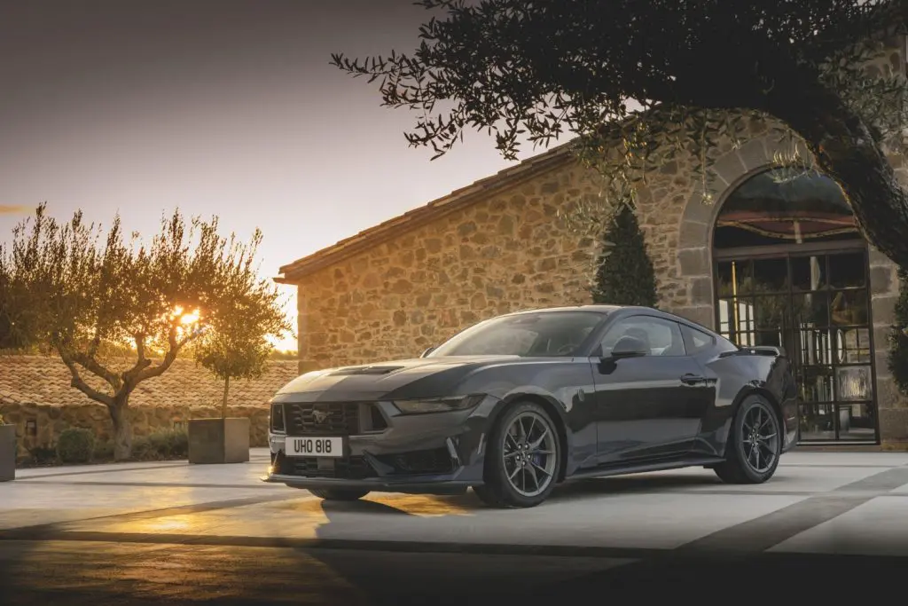 Ford Mustang Dark Horse (1)