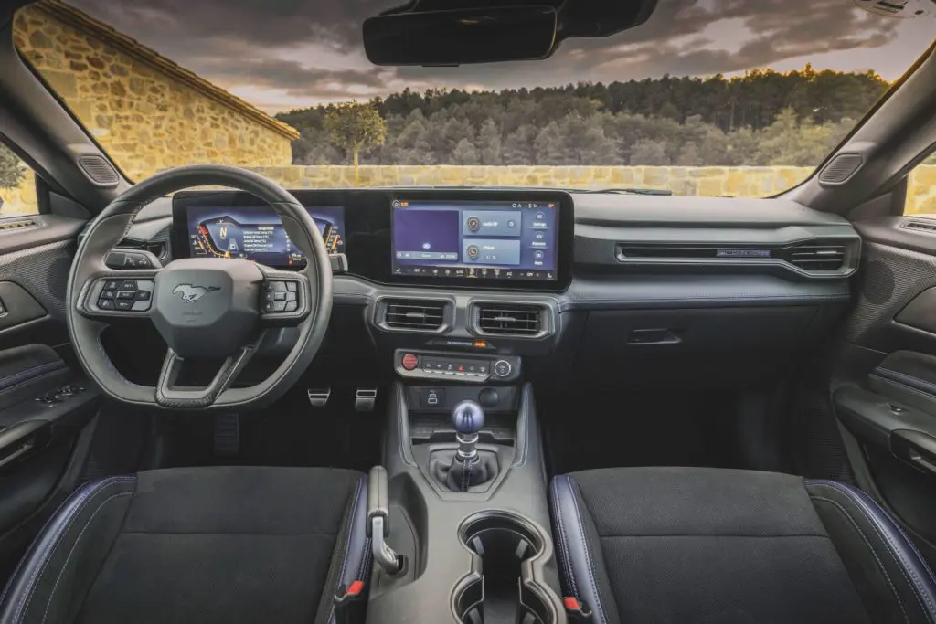 Ford Mustang Dark Horse (11)