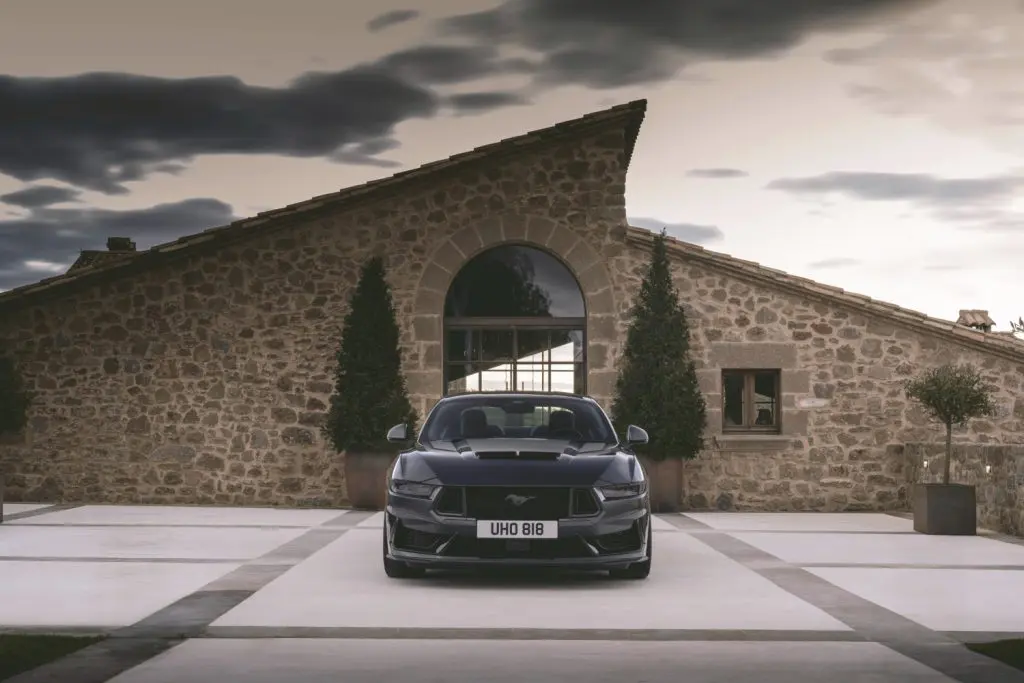 Ford Mustang Dark Horse (2)