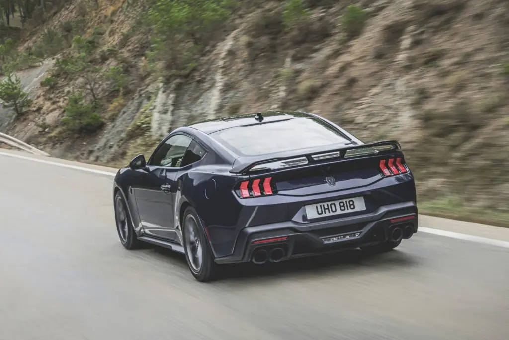 Ford Mustang Dark Horse (5)
