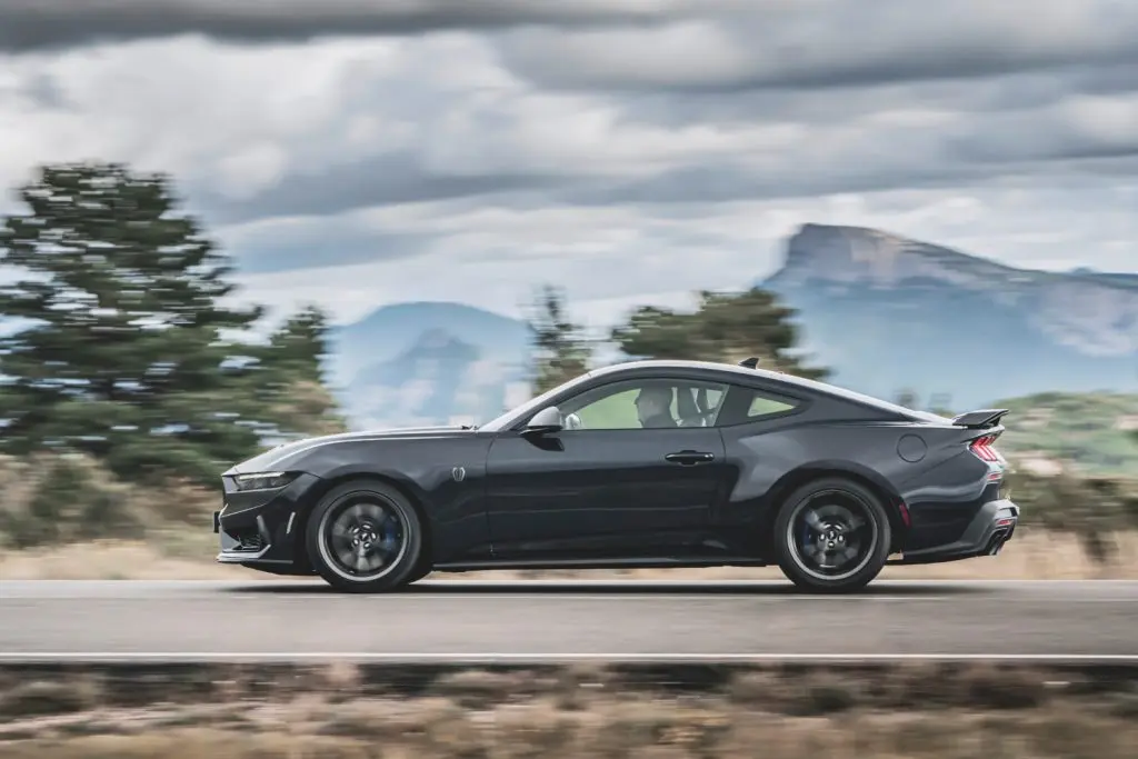 Ford Mustang Dark Horse (6)