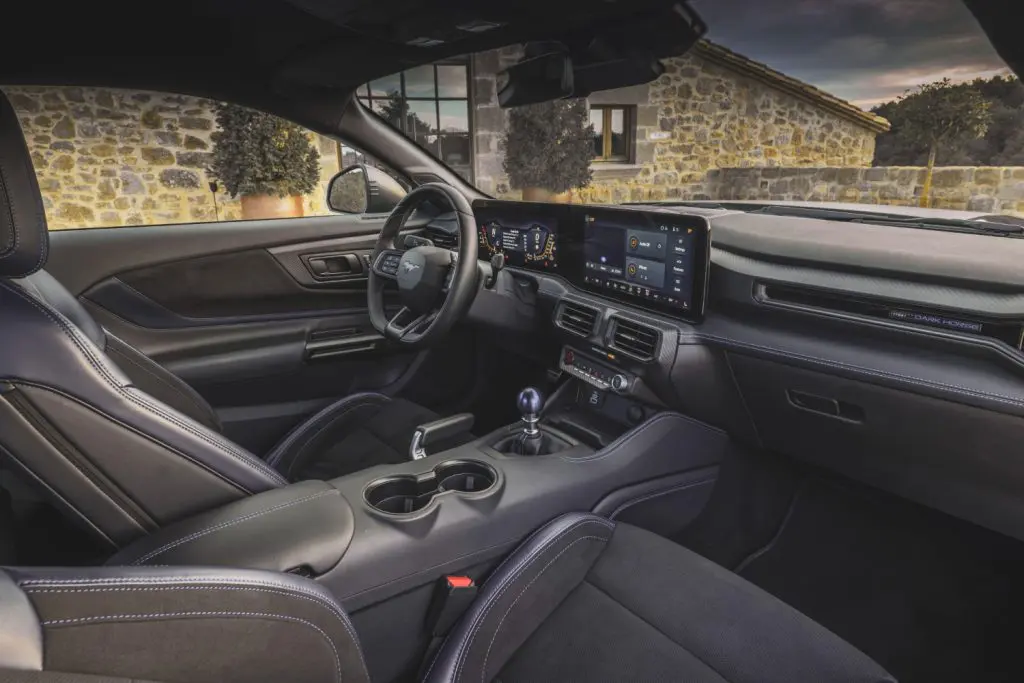 Ford Mustang Dark Horse (8)