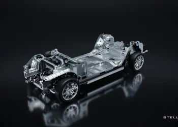 Stellantis vai lançar 8 modelos até 2026 com 800 km de autonomia