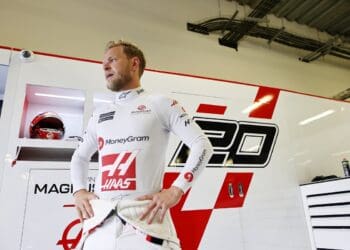 Kevin Magnussen revela a causa do forte acidente no México