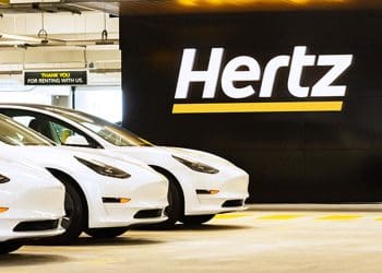 Hertz vai vender frota elétrica para investir em motores de combustão