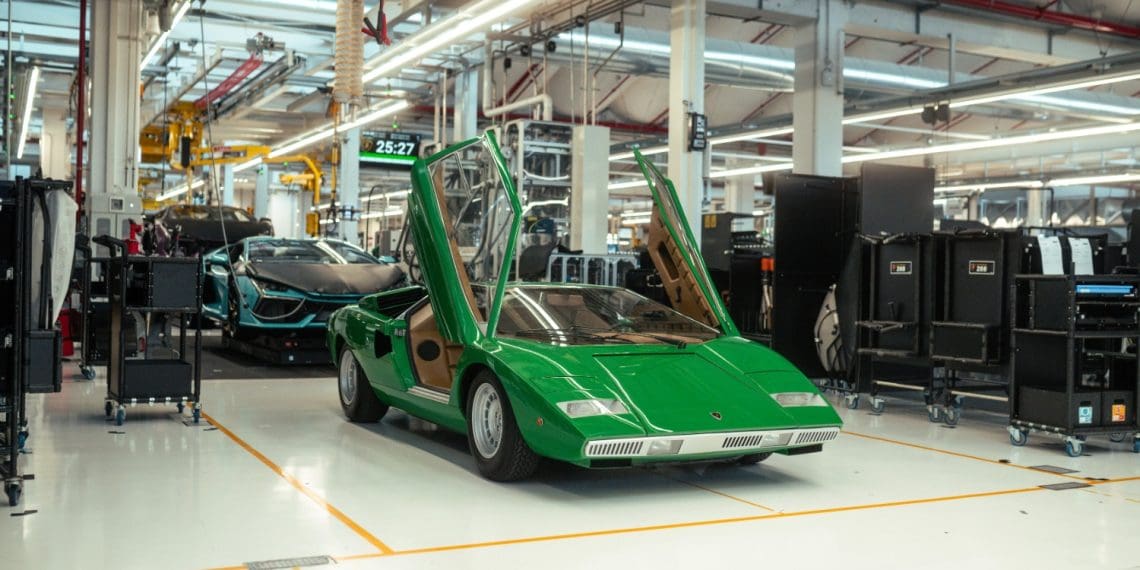 Lamborghini comemora meio século da produção do primeiro Countach