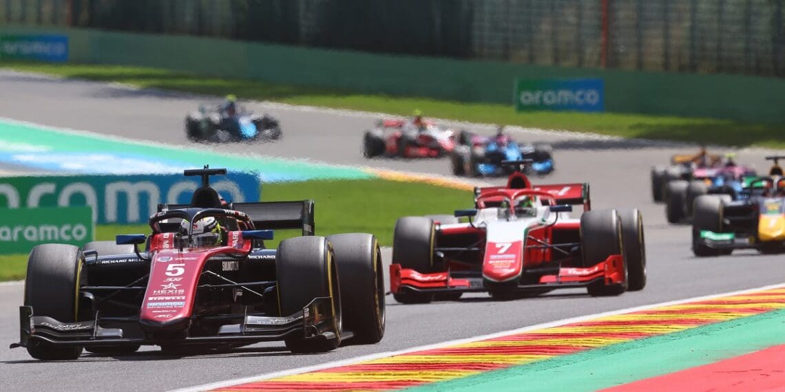 Duelo Théo Pourchaire vs. Frederik Vesti: as contas do título da F2