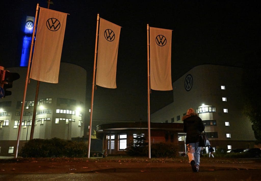 Volkswagen Lança uma Blitz de Poupanças de 10 Mil Milhões de Euros! Cortes Salariais, Reduções de Emprego e Reestruturação da Eficiência na Luta pelo Lucro.
