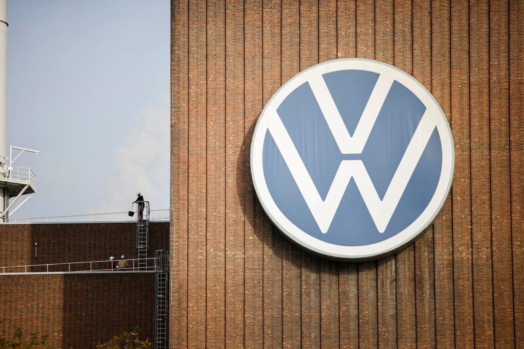 O Tsunami de Cortes de Custos de 4 Mil Milhões de Euros da Volkswagen! Cortes Salariais, Fecho de Fábricas e Segurança no Emprego em Jogo