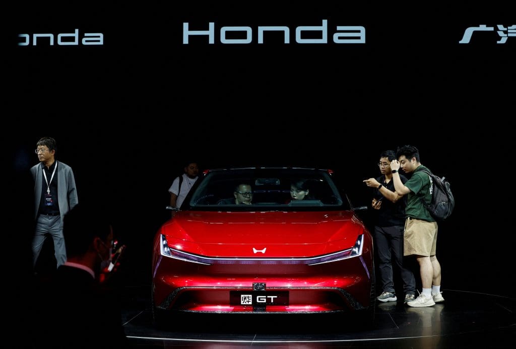 Os Lucros da Honda Sofrem um Grande Impacto! O Gigante Japonês Adverte: As Tarifas de Trump sobre o México Pairam sobre a Cadeia de Suprimentos Automóvel dos EUA.