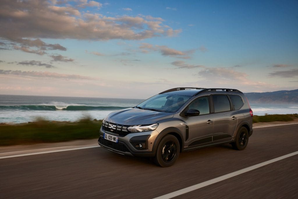 Dacia está a preparar a renovação do Jogger