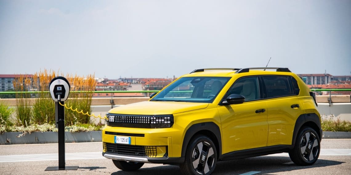 Fiat Grande Panda 100% elétrico já pode ser encomendado