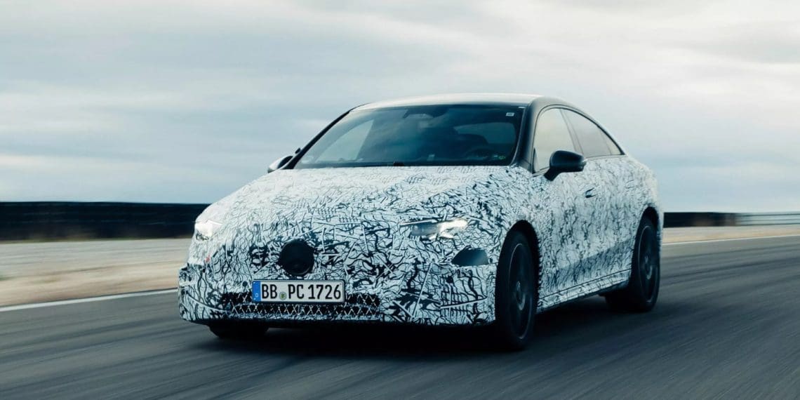 Mercedes mostra a próxima geração do CLA