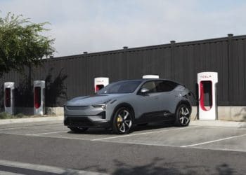 Polestar passa a disponibilizar acesso à rede de supercarregadores da Tesla