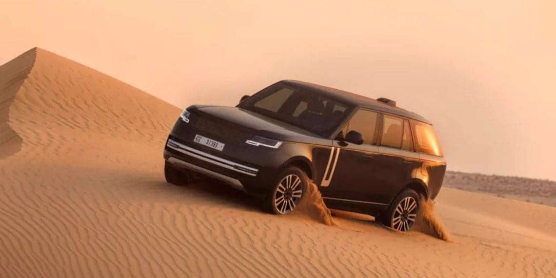 Range Rover Electric colocado à prova no deserto antes da estreia