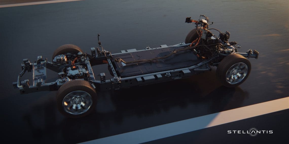 Nova plataforma da Stellantis promete até 1100 km de autonomia