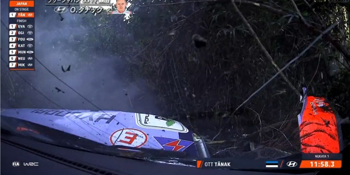 Vídeo: Forte acidente tira Ott Tänak do Rali do Japão e entrega título a Thierry Neuville