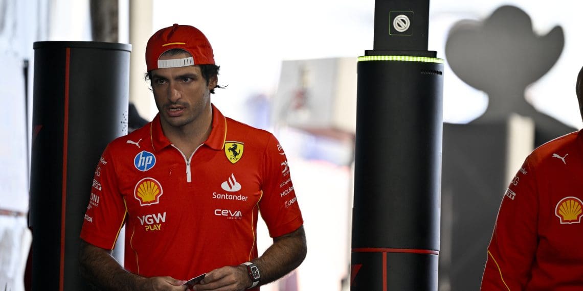 Montoya Urges Red Bull to Snap Up Carlos Sainz from Williams for 2025