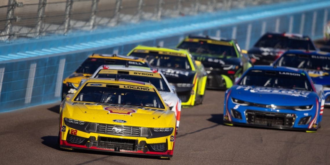 Kevin Harvick Praises Joey Logano’s Championship Triumph as a Masterclass in Strategy and Grit – Turn “a complete crap car” into championship machinery in 2024