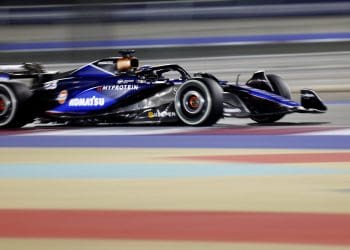 Qatar GP Chaos: Albon’s Mirror Sparks a Chain Reaction