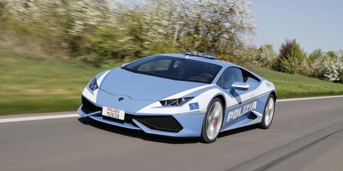 Lamborghini e Polícia italiana celebram parceria de duas décadas