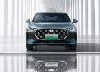 Chery Fulwin A8L é o novo híbrido plug-in de autonomia recorde
