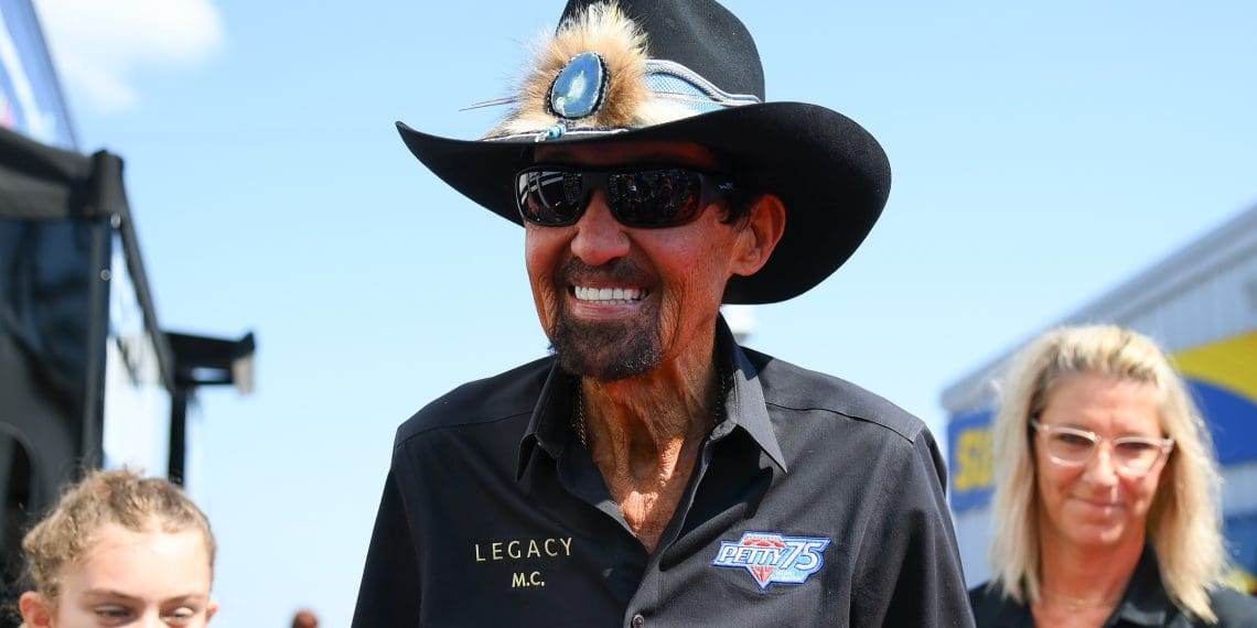The Richard Petty Paradox: Why NASCAR’s King Faces Unfair Scrutiny in the GOAT Debate