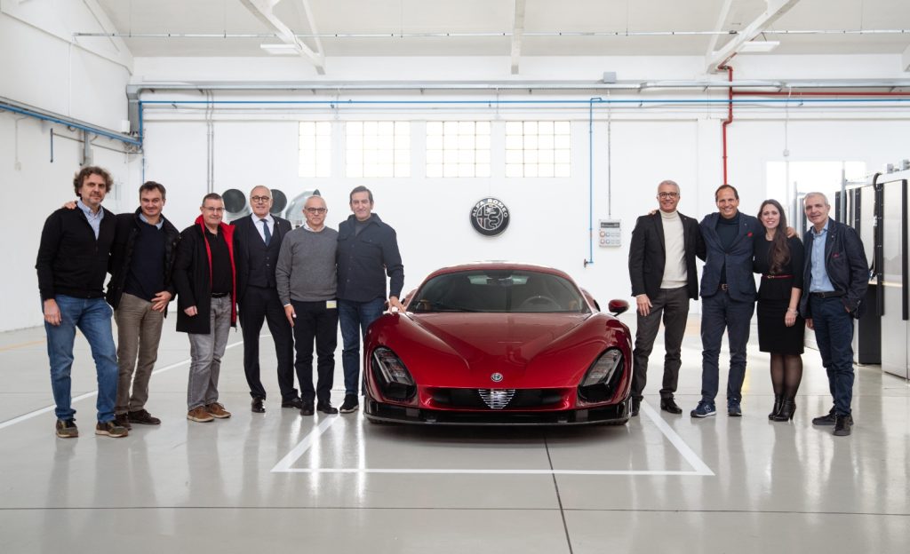 Alfa Romeo já entregou a primeira unidade do 33 Stradale