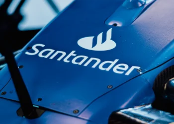 Santander Follows Carlos Sainz to Williams: A Multi-Year Partnership That Redefines Formula 1 Alliances