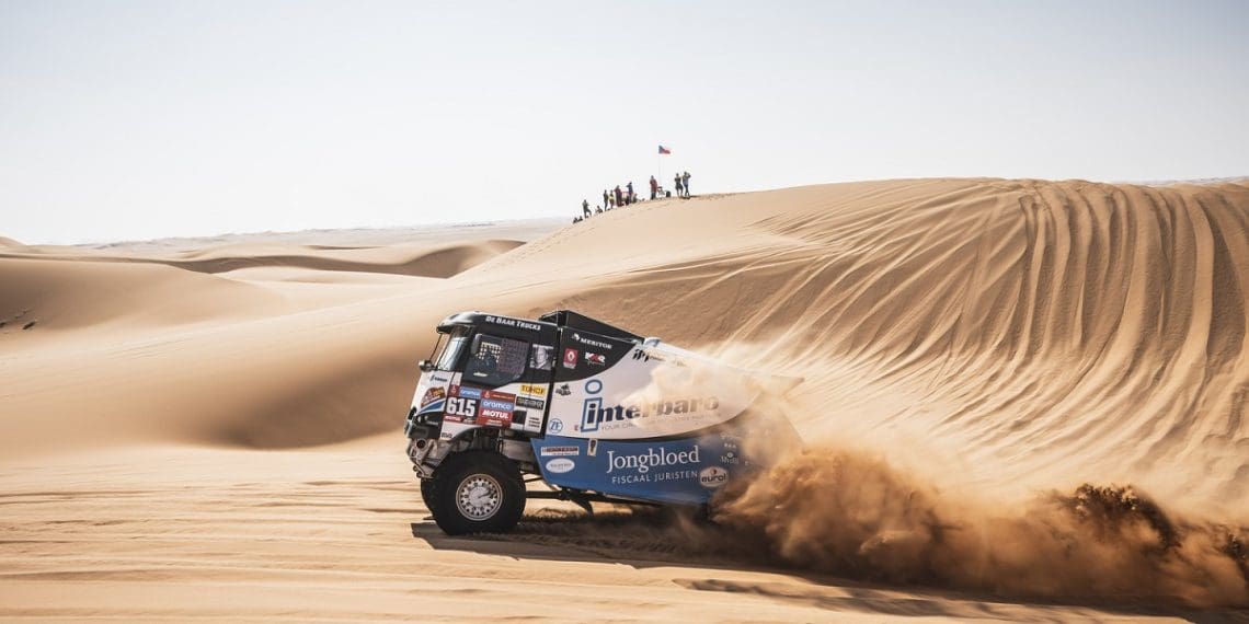 Gert Huzink dá vitória da Etapa 9 do Dakar ao Renault híbrido nos camiões