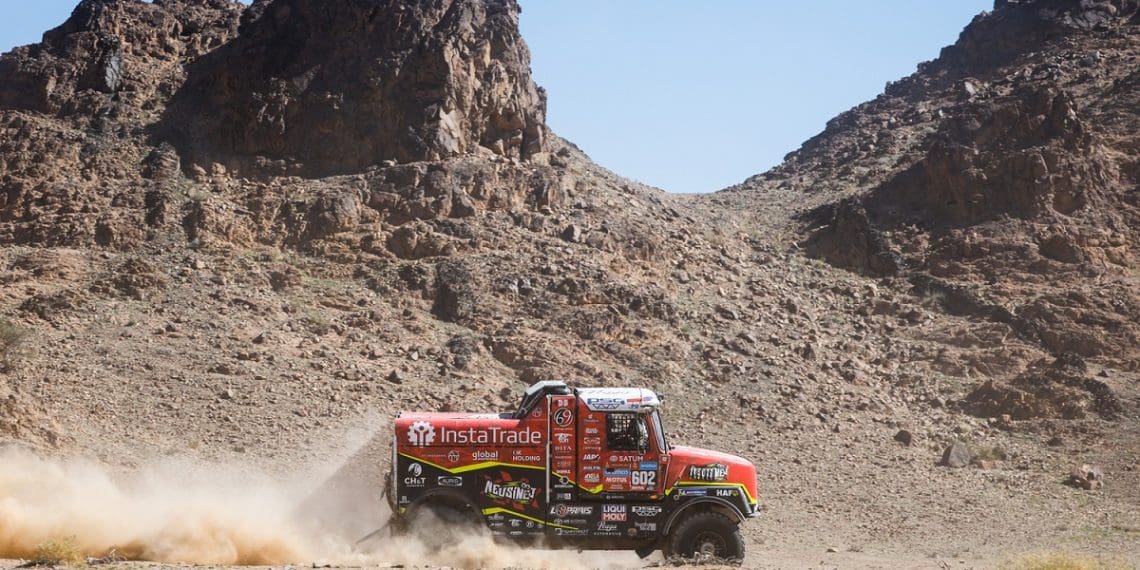 Triunfo de Ales Loprais na 11.ª etapa do Dakar não ameaça Martin Macik em camiões