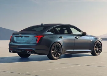 Cadillac Unveils 2025 GT5-V Blackwing Precision Package