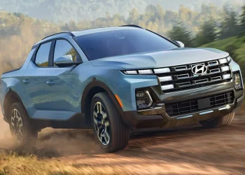 Hyundai’s 2025 Santa Cruz: A Facelifted Flop? Maverick Dominates the Compact Pickup Battle