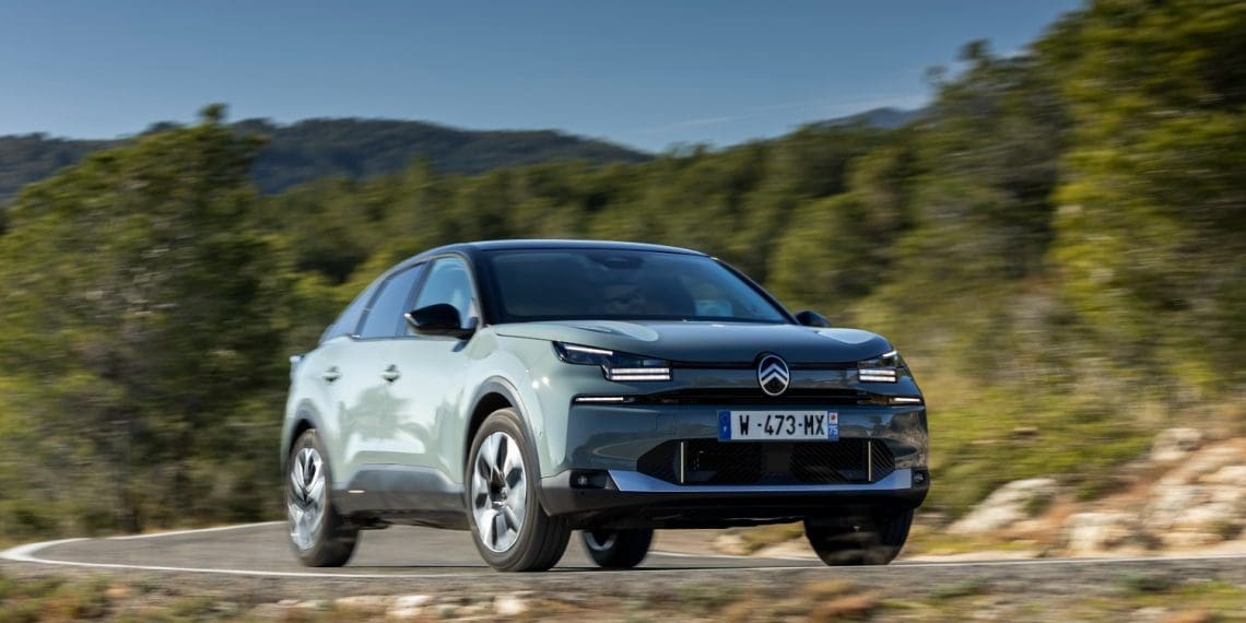 Citroën C4 E C4 X já chegaram ao mercado nacional: conheça todos os preços