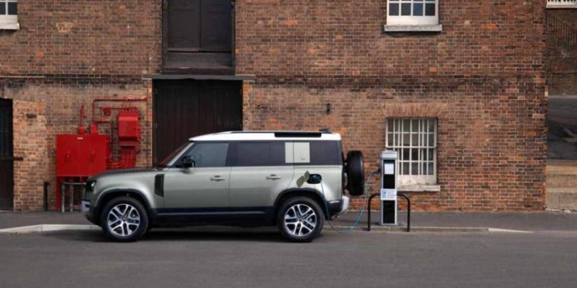 Nova geração do Land Rover Defender vai trazer versão 100% elétrica