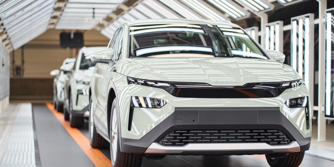 Skoda inicia produção do Elroq na fábrica de Mladá Boleslav