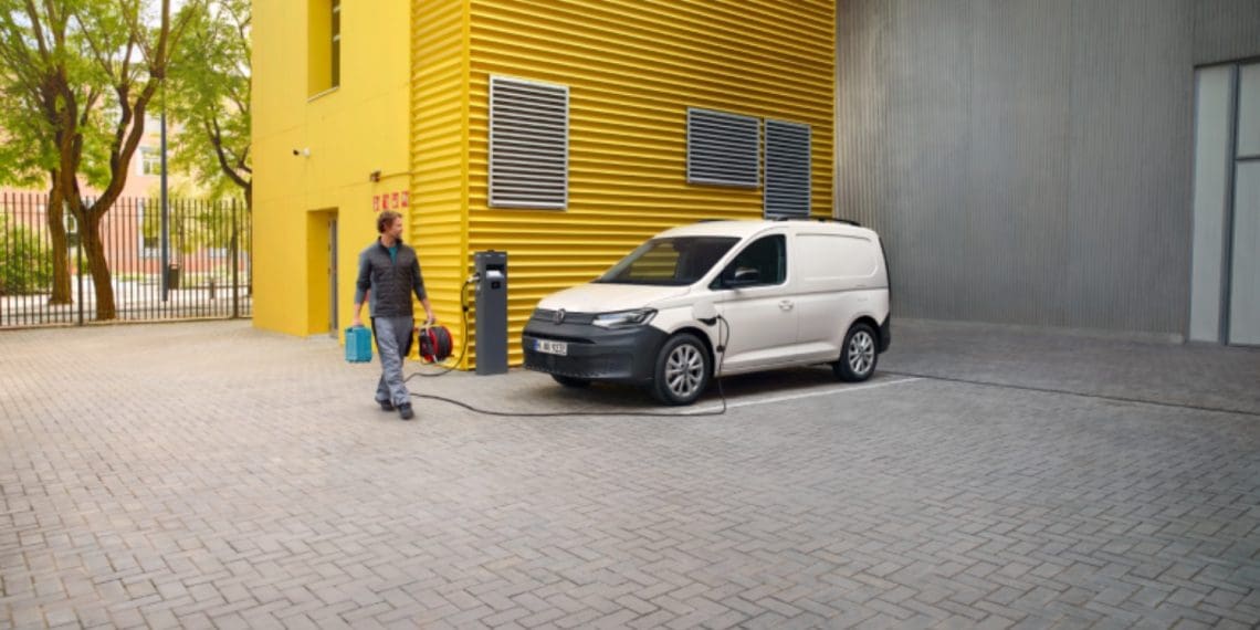 VW Caddy eHybrid já está disponível no mercado nacional: conheça o preço