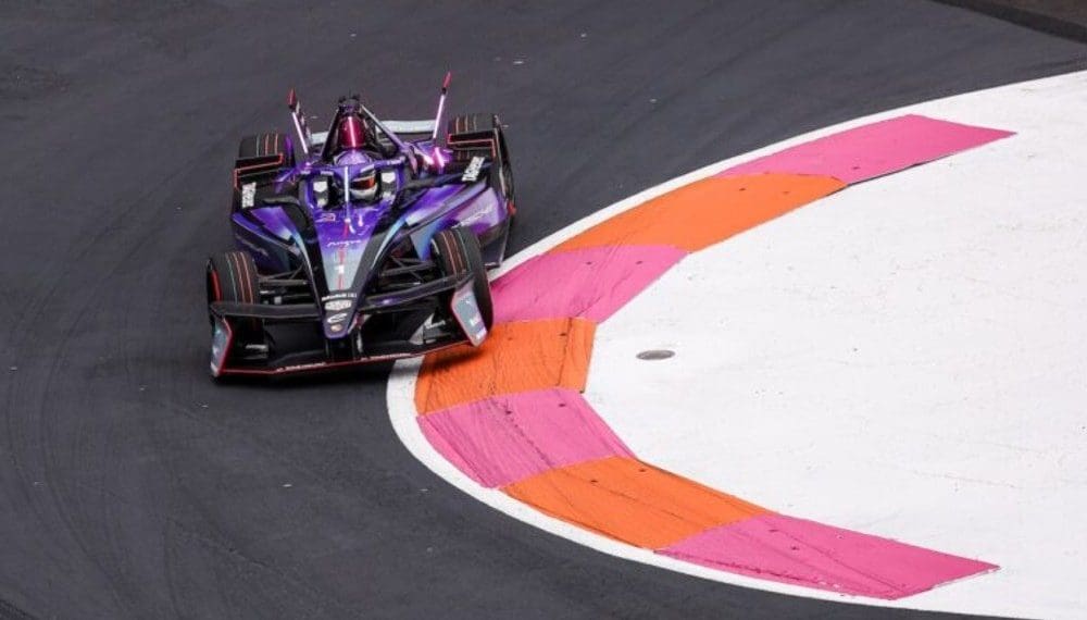 Pascal Wehrlein Keeps His Cool as Porsche Dominates Formula E’s Early Stages