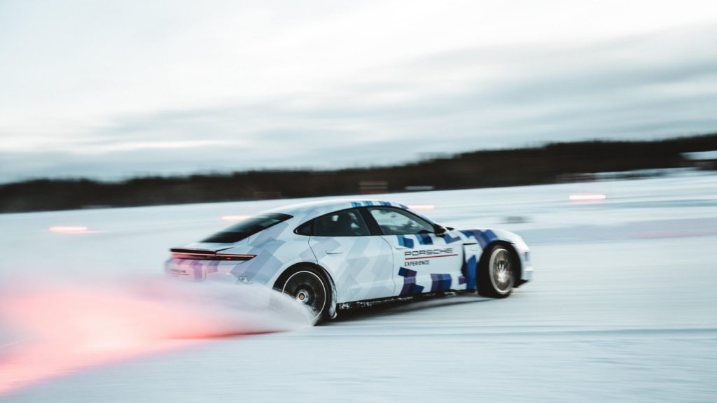 Porsche Taycan alcança novo recorde do “drift” mais longo