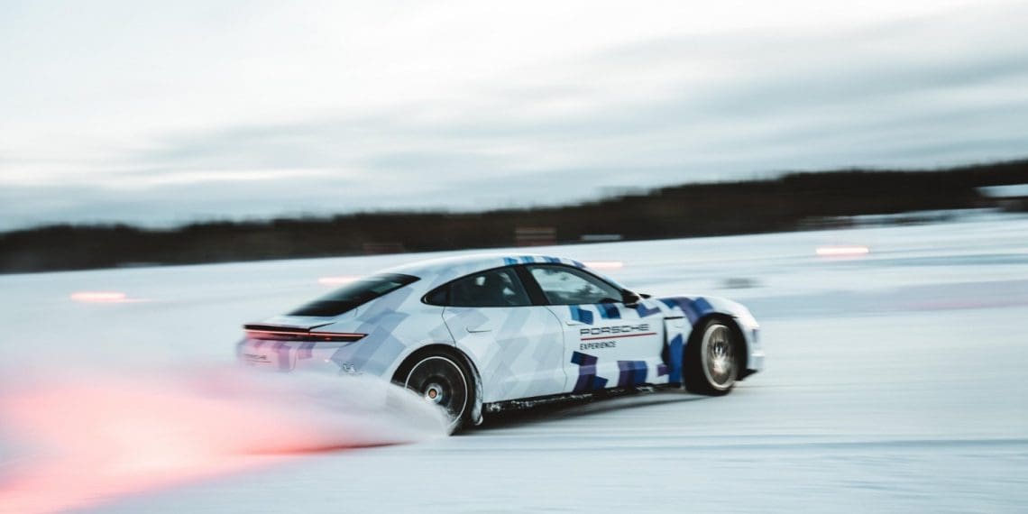 Porsche Taycan alcança novo recorde do “drift” mais longo