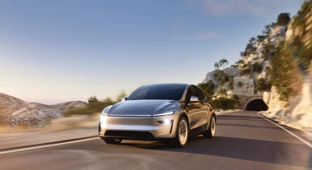 Tesla lança atualização de potência para o Model Y Juniper