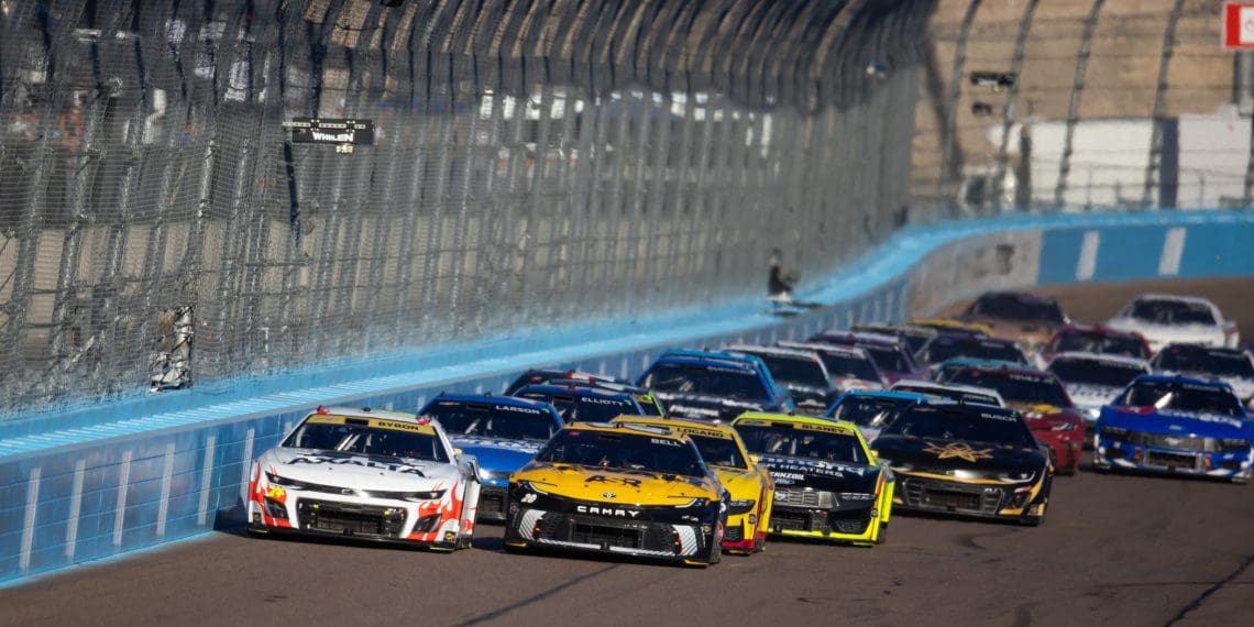 Kyle Larson vs. Christopher Bell: NASCAR’s Dirt Rivals Face Off at the Chili Bowl Nationals