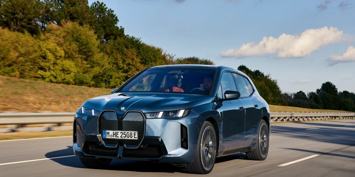 Renovado BMW iX com autonomia até 700 km