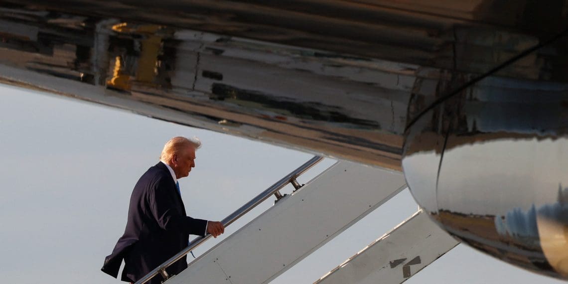 A Triple Threat Looms Over Auto Giants, An Imminent Shutdown of North American Car Production Sparked by US Tariffs