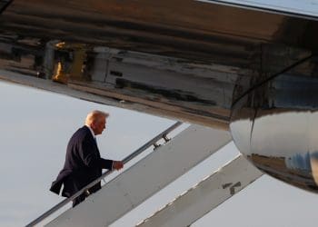 A Triple Threat Looms Over Auto Giants, An Imminent Shutdown of North American Car Production Sparked by US Tariffs