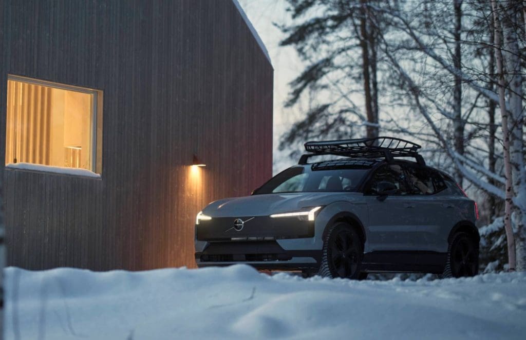 Volvo apresenta o EX30 Cross Contry com tração integral e pronto para o todo-o-terreno