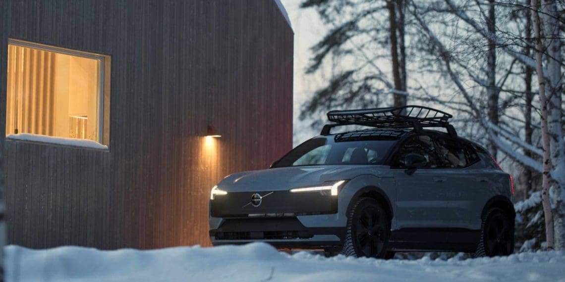 Volvo apresenta o EX30 Cross Contry com tração integral e pronto para o todo-o-terreno