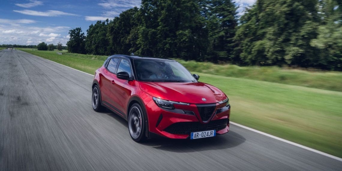 Junior impulsiona vendas da Alfa Romeo com mais de 20.000 encomendas desde o lançamento