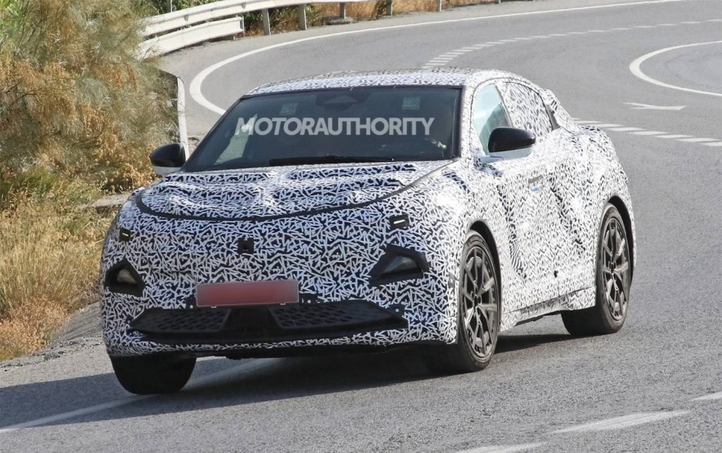 Alpine A390 volta a ser “apanhado” em testes